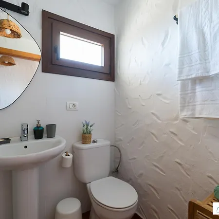 Living - Earth Adults Only Apartment