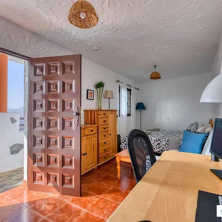 Living - Earth Adults Only Apartment *